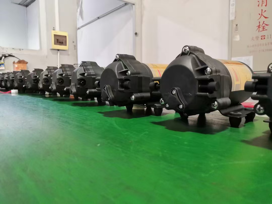 Nossa empresa fabricando as bombas de osmose reversa e exportação