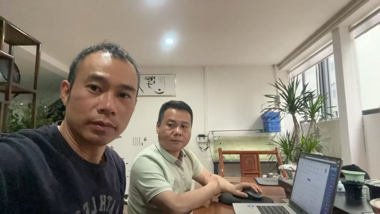 Acompanhando clientes distintos para explorar a excelência em Zhengguan Rubber Manufacturing Facility