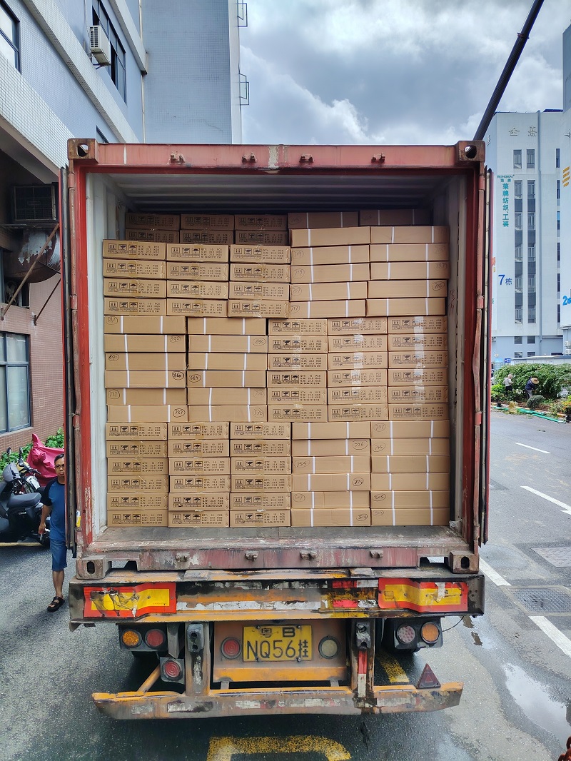 Despacho de bombas de impulso fabricadas na fábrica para exportação de Zuanli (carregamento de contêineres - hoje)