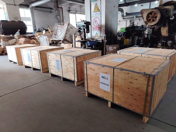 Espero continuar a desempenhar essas funções de moldes de injeção de plástico na nova fábrica.